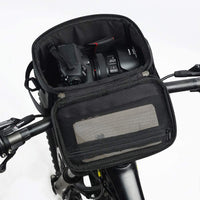 Handlebar Bag 4.5L in black, made of water-resistant polyester. Dimensions: 21x12x17cm, weight: 690g. Features internal multilayer with 5mm elastic foam sidewalls for camera protection.