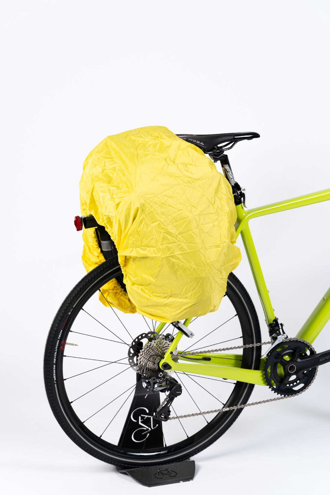 Corsino Pannier Bag 75L in black, made from water-resistant 500D PVC Twill Fabric. Includes a rain cover for added protection during heavy rain.
