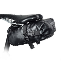 Seat Pack in black, made of waterproof 600D Double PVC. Dimensions: 34x9x9.5cm, weight: 200g. Features full waterproof seamless welding.